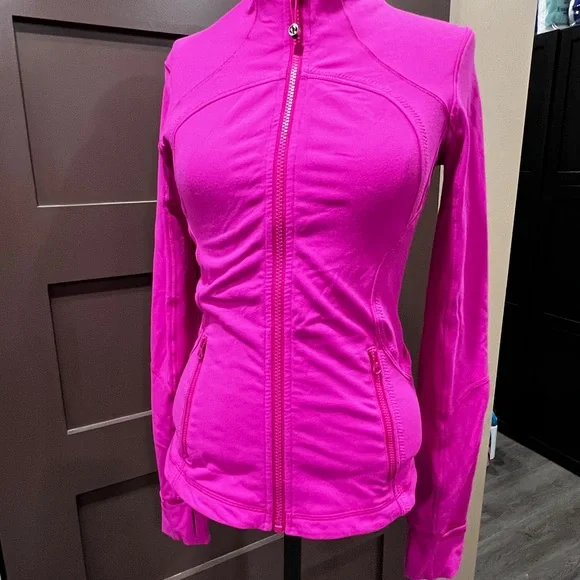 SOLD - Lululemon define jacket - Picture 2 of 5